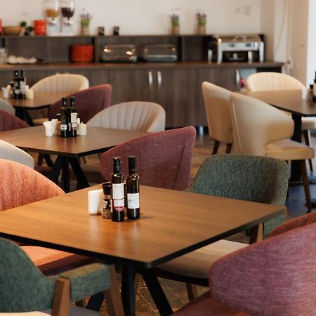 Suru Hotel&Restaurant Busteni Bagian luar foto