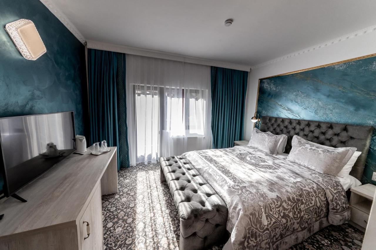 Suru Hotel&Restaurant Busteni Bagian luar foto