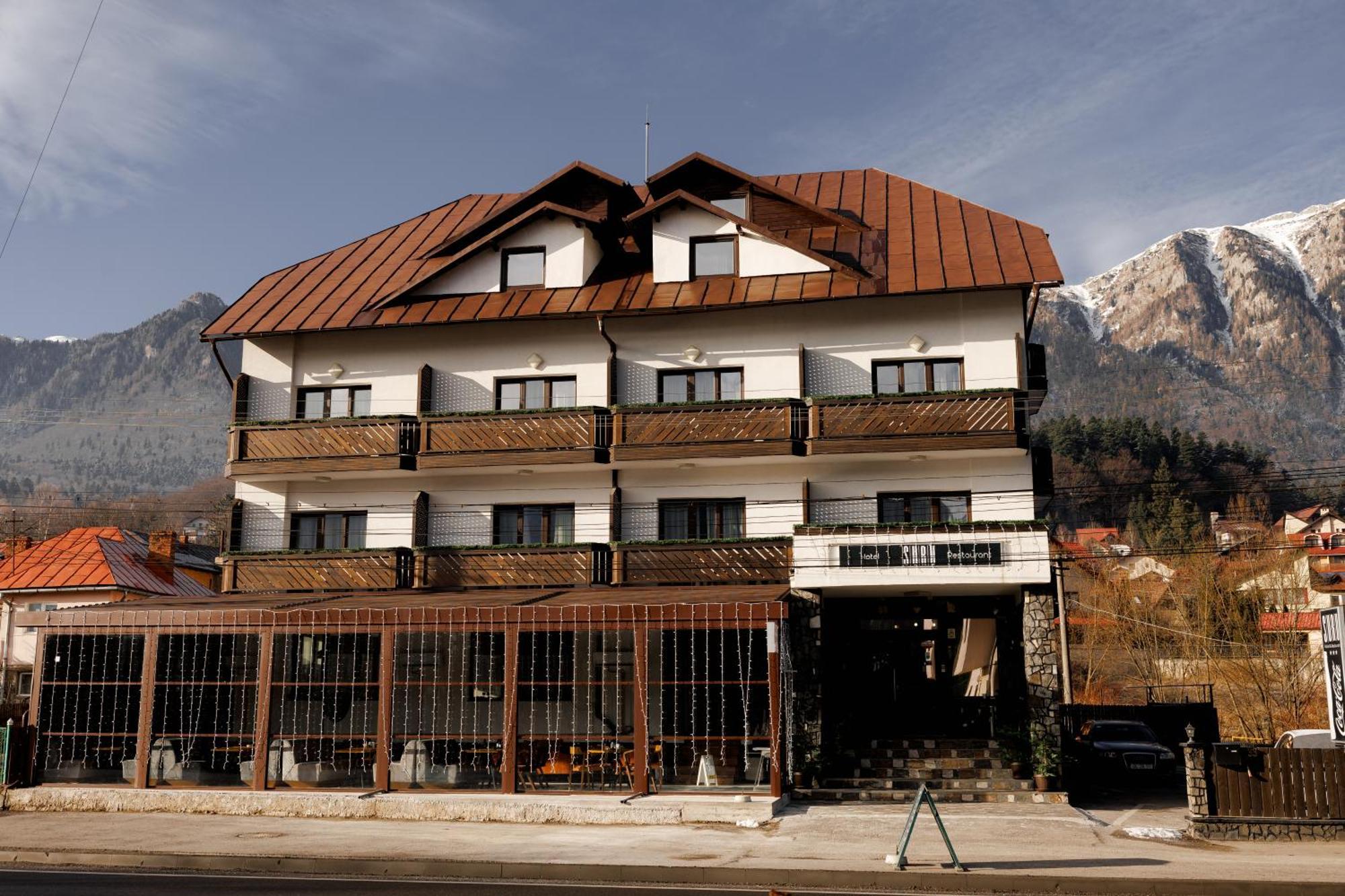 Suru Hotel&Restaurant Busteni Bagian luar foto